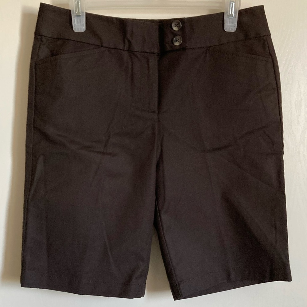 *Ann Taylor Brown Signature Fit Lower on Waist Bermuda Shorts #R